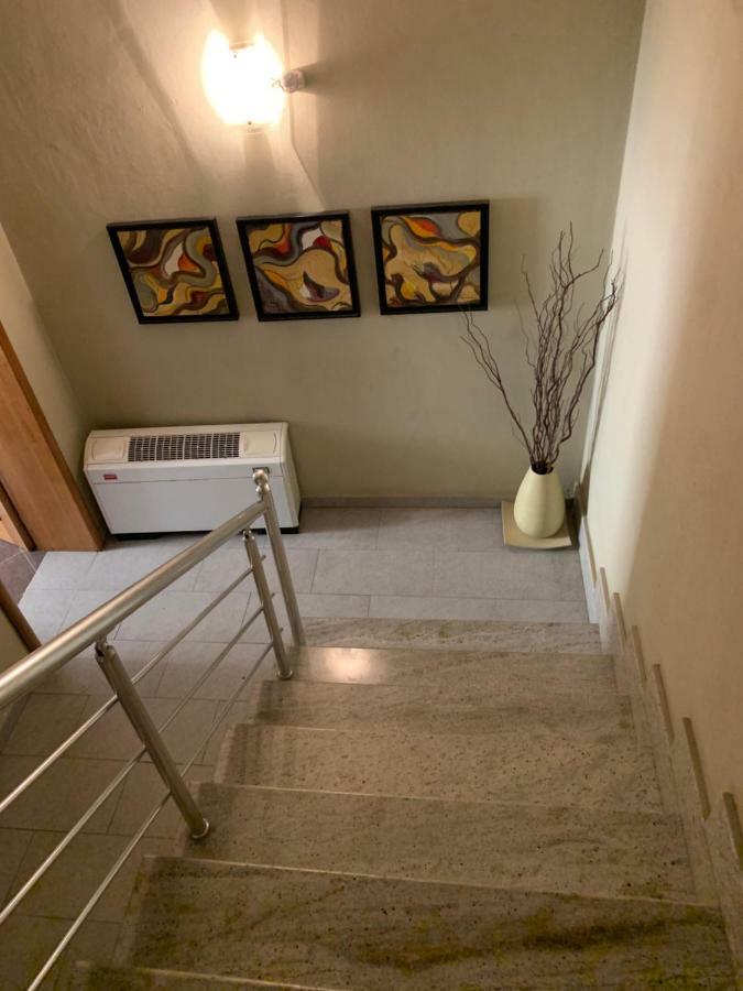 Albjona Guesthouse Tirana Exteriör bild
